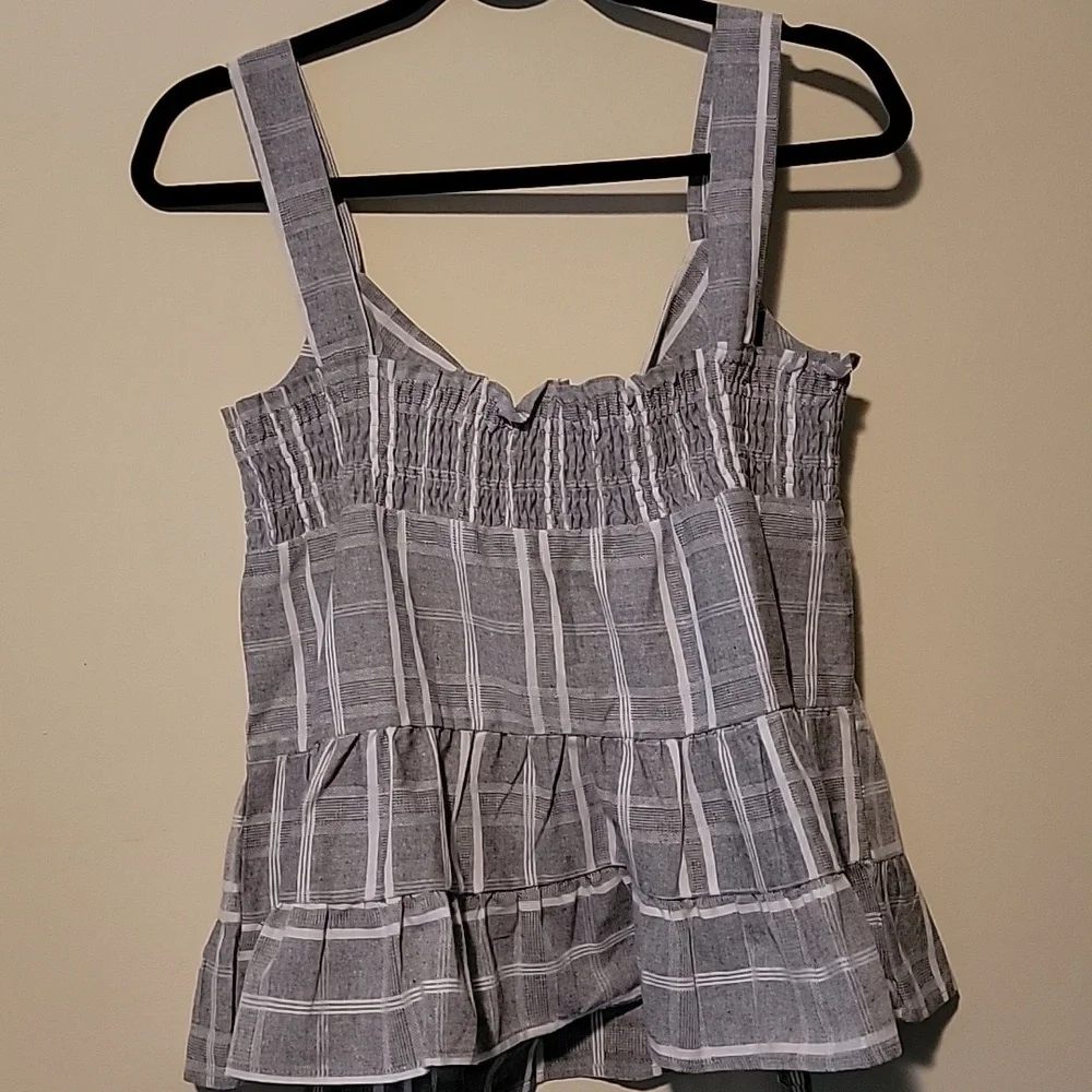 NWOT Listicle plaid top!  Size Small. - Picture 2 of 4
